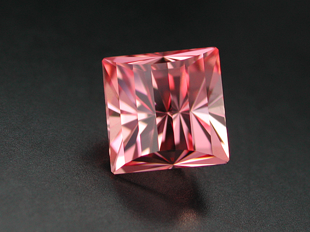 Mananjary Zircon "Bar Square 3/4"